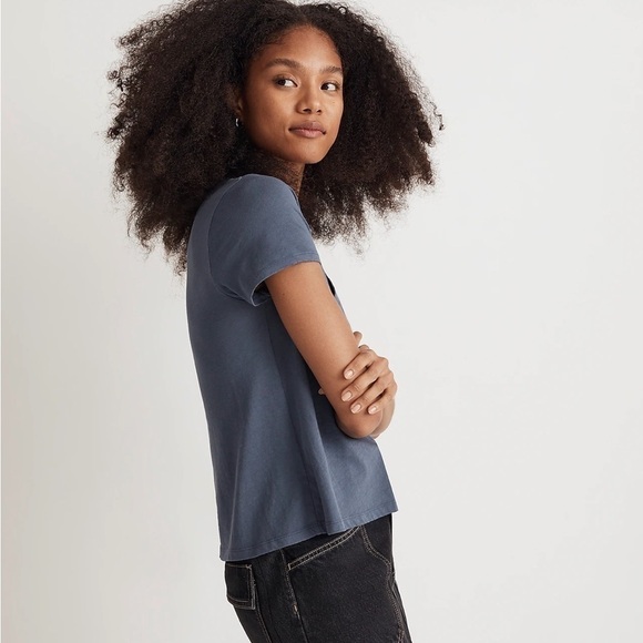 Madewell Softfade Cotton V-Neck Crop Tee nighttime blue - Picture 2 of 7